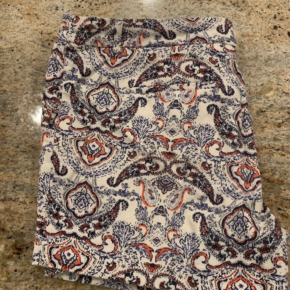 Patterned shorts - Picture 2 of 5